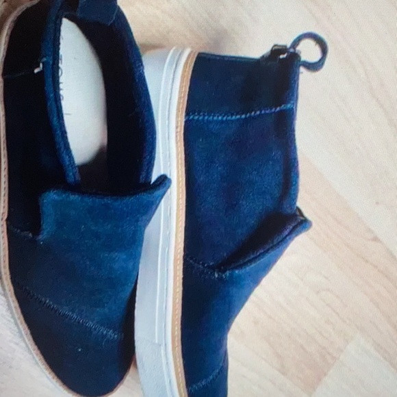 Toms Black Paxton Platform slip on shoes - Picture 2 of 5